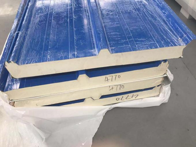 Collage en PU pour la stratification des panneaux composites isolants 4